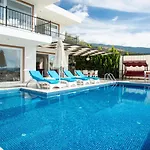 2 Bedroom With Private Pool 빌라 칼칸