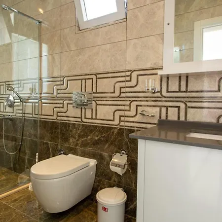 2 Bedroom With Private Pool *