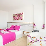 2 Bedroom With Private Pool *