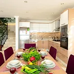 2 Bedroom With Private Pool וילה *