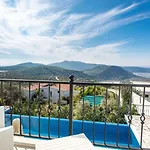 2 Bedroom With Private Pool וילה